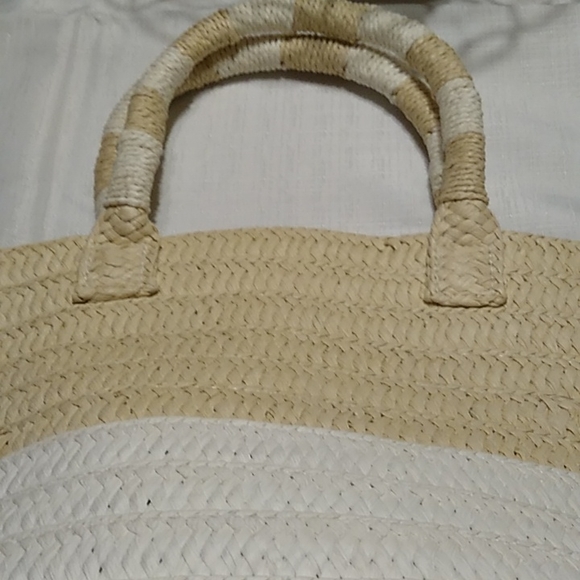 ALTRU Straw Tote Bag/Purse***HOST PICK***03/25/23 - Picture 7 of 8